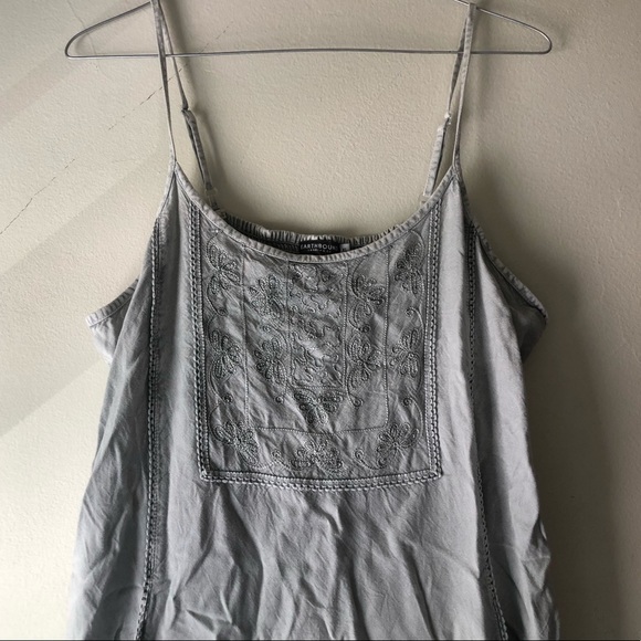 Gorgeous detailed dress - Picture 6 of 11